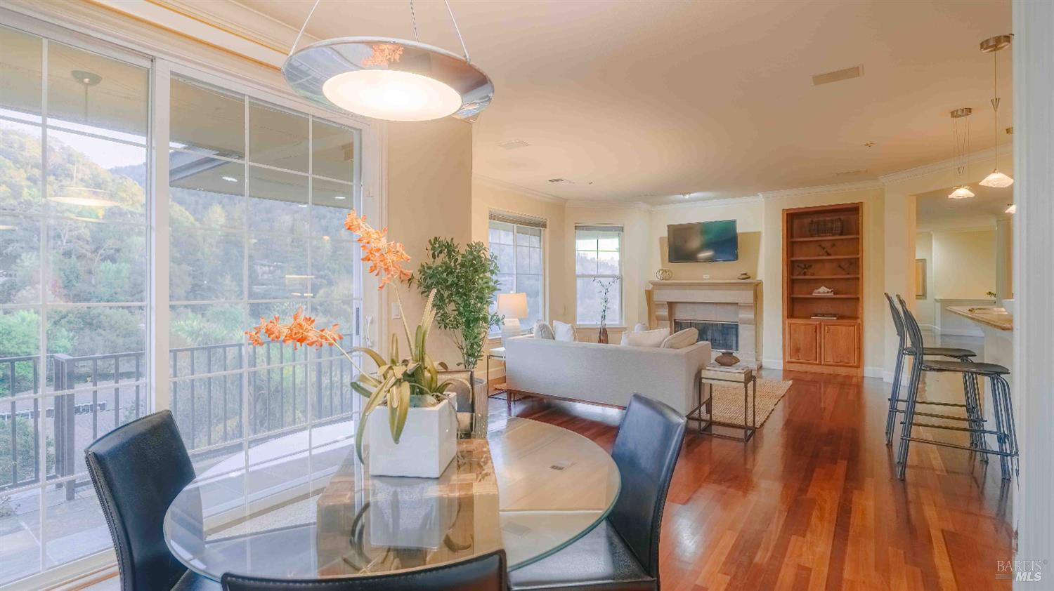 Detail Gallery Image 11 of 74 For 6 Leona Dr, San Rafael,  CA 94903 - 4 Beds | 3/1 Baths