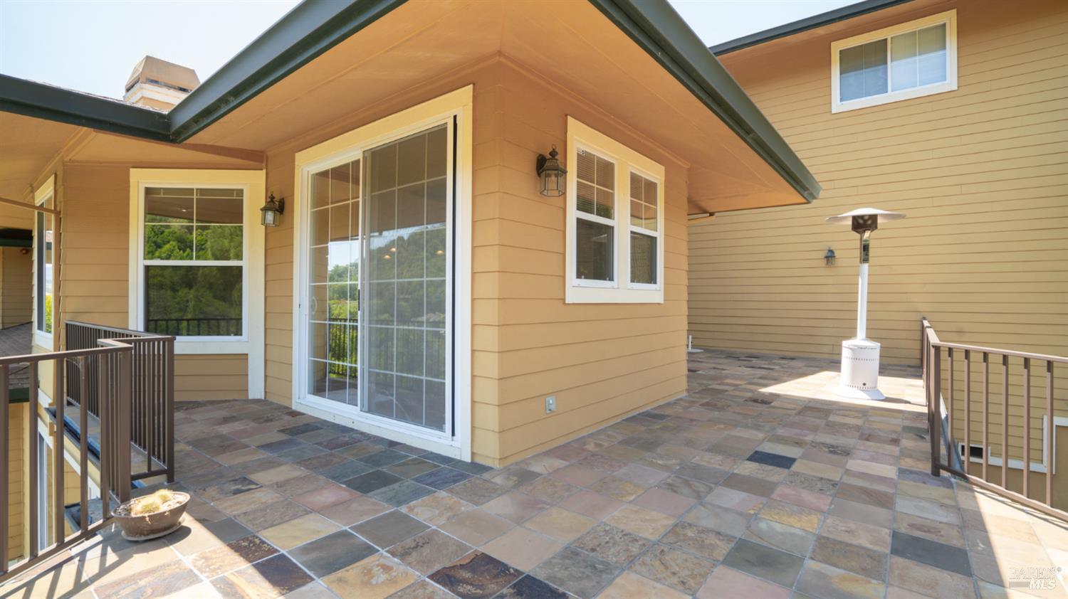 Detail Gallery Image 30 of 74 For 6 Leona Dr, San Rafael,  CA 94903 - 4 Beds | 3/1 Baths