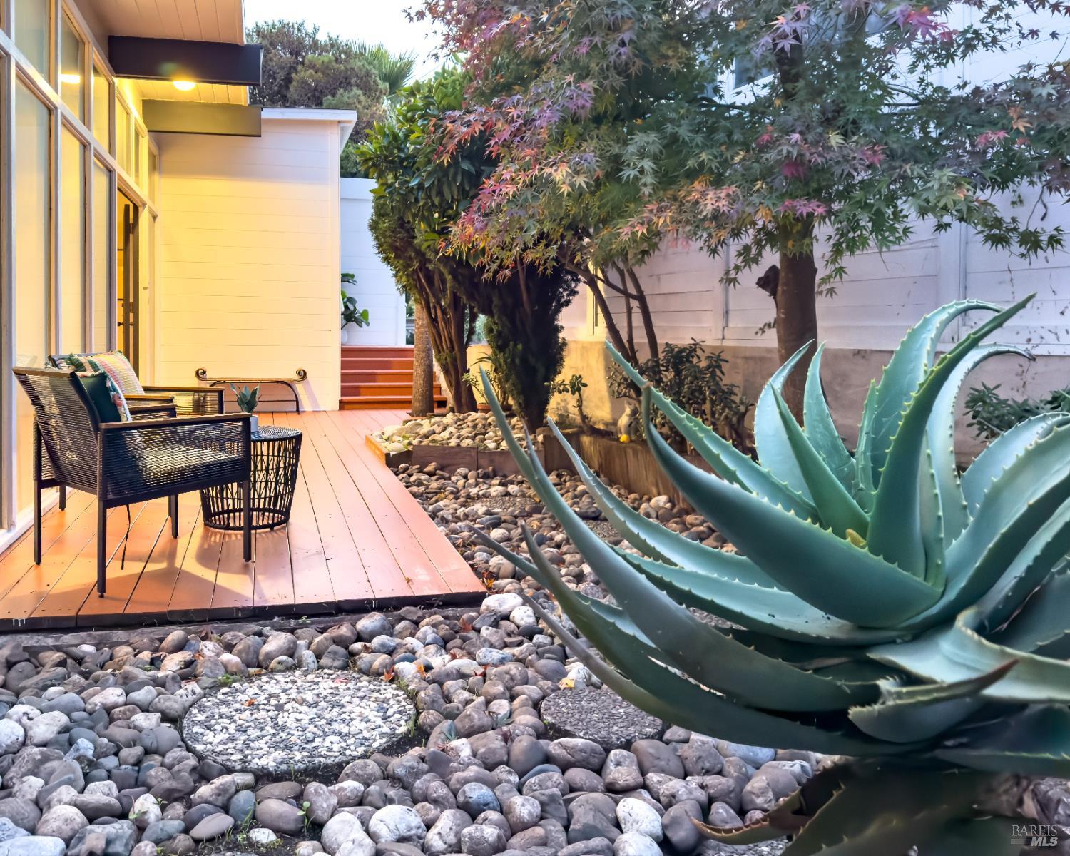 Detail Gallery Image 49 of 51 For 213 Cleveland Ct, Mill Valley,  CA 94941 - 2 Beds | 2 Baths