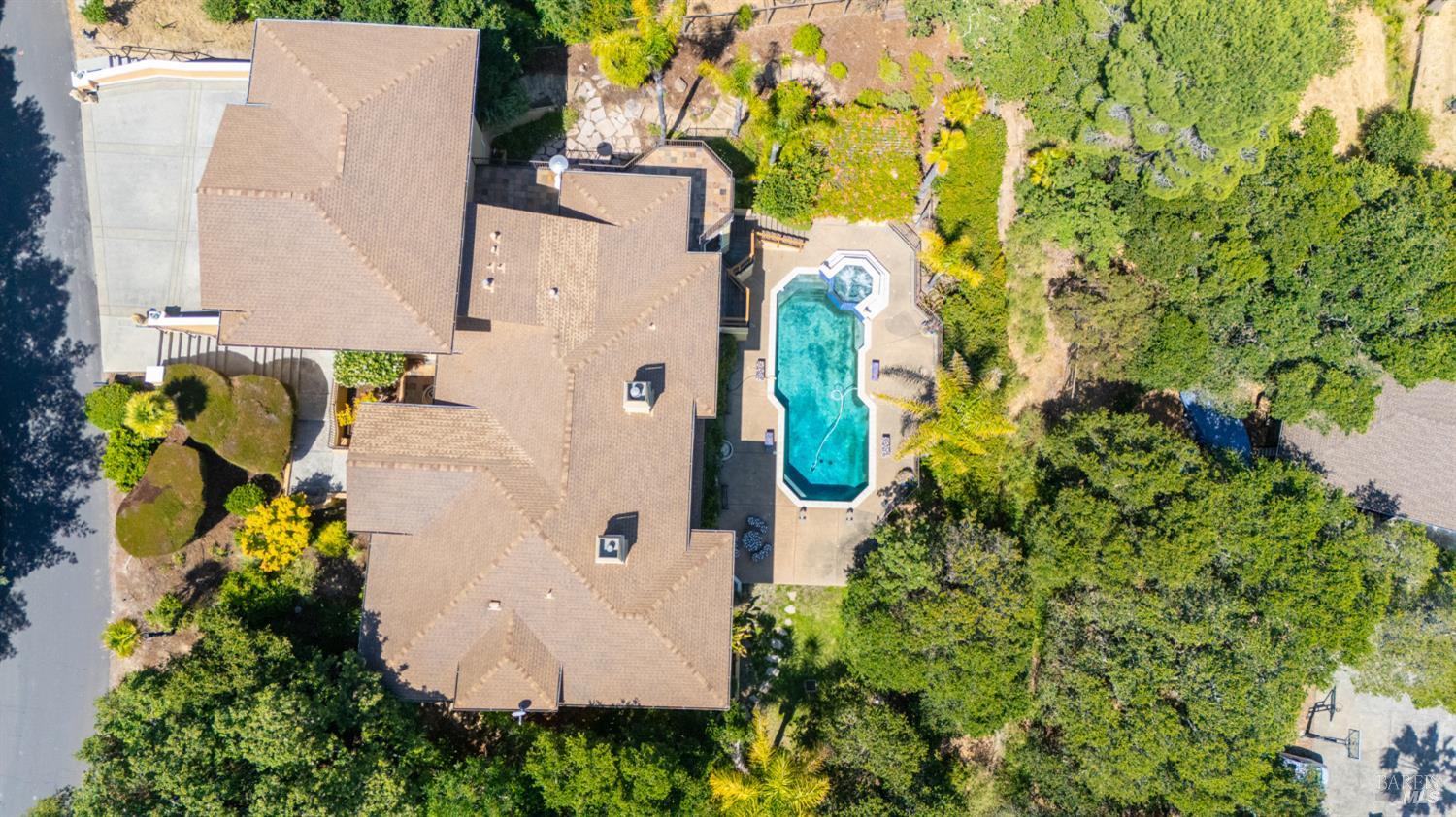 Detail Gallery Image 60 of 74 For 6 Leona Dr, San Rafael,  CA 94903 - 4 Beds | 3/1 Baths