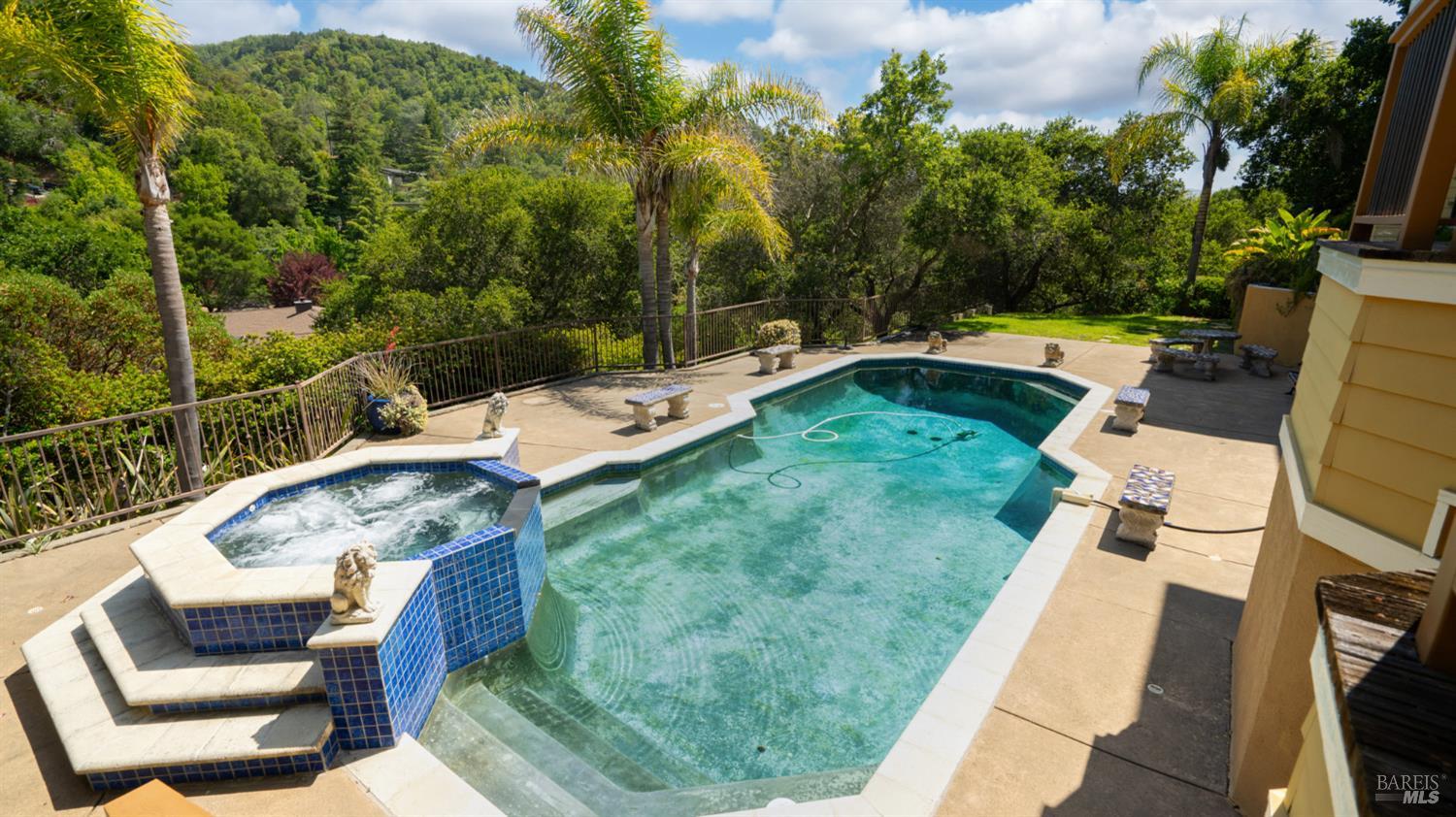 Detail Gallery Image 43 of 74 For 6 Leona Dr, San Rafael,  CA 94903 - 4 Beds | 3/1 Baths