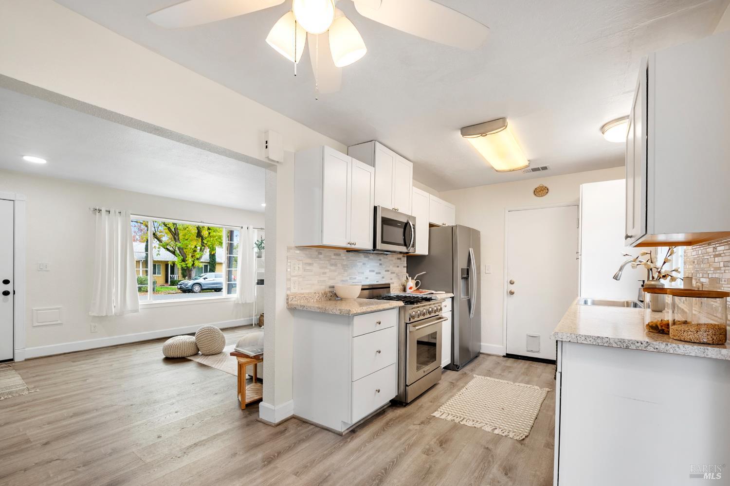 Detail Gallery Image 12 of 28 For 2561 Pacific St, Napa,  CA 94558 - 2 Beds | 1 Baths