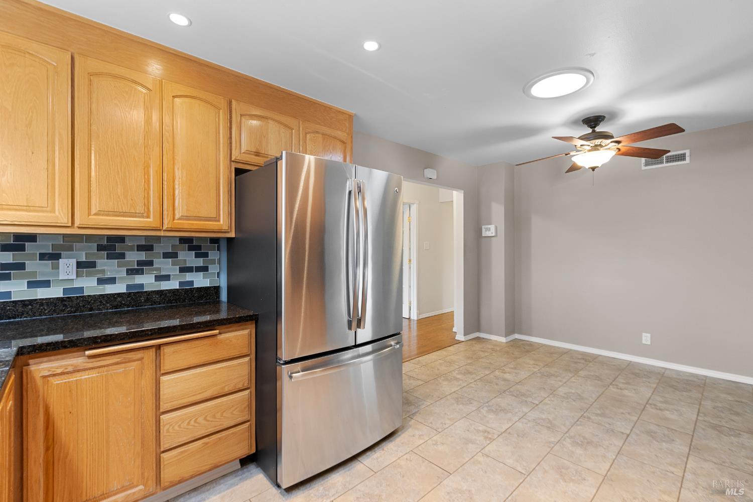 Detail Gallery Image 15 of 58 For 700 Tamarack Dr, San Rafael,  CA 94903 - 3 Beds | 2 Baths