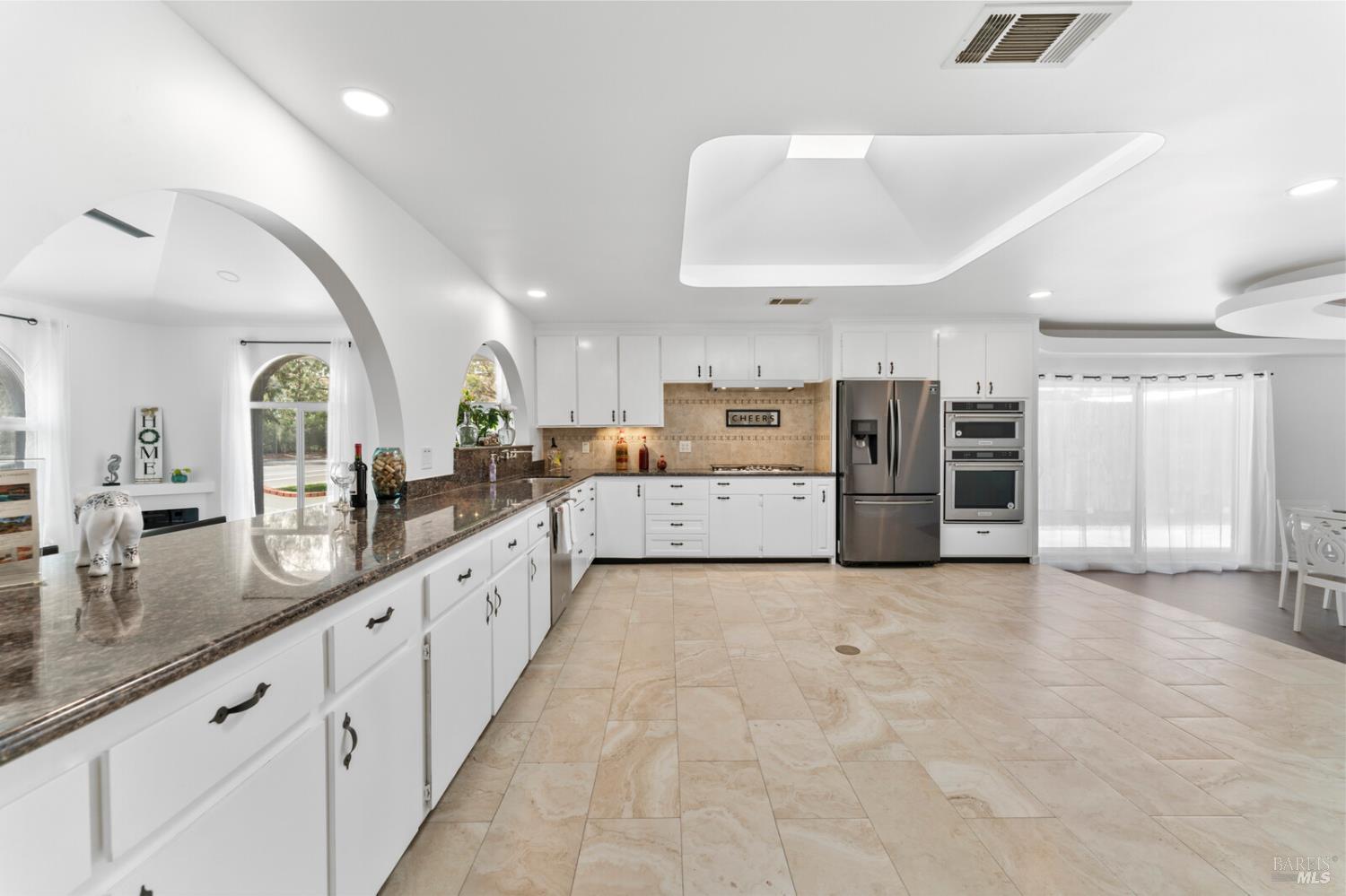 Detail Gallery Image 12 of 71 For 1649 California Dr, Vacaville,  CA 95687 - 5 Beds | 2/1 Baths