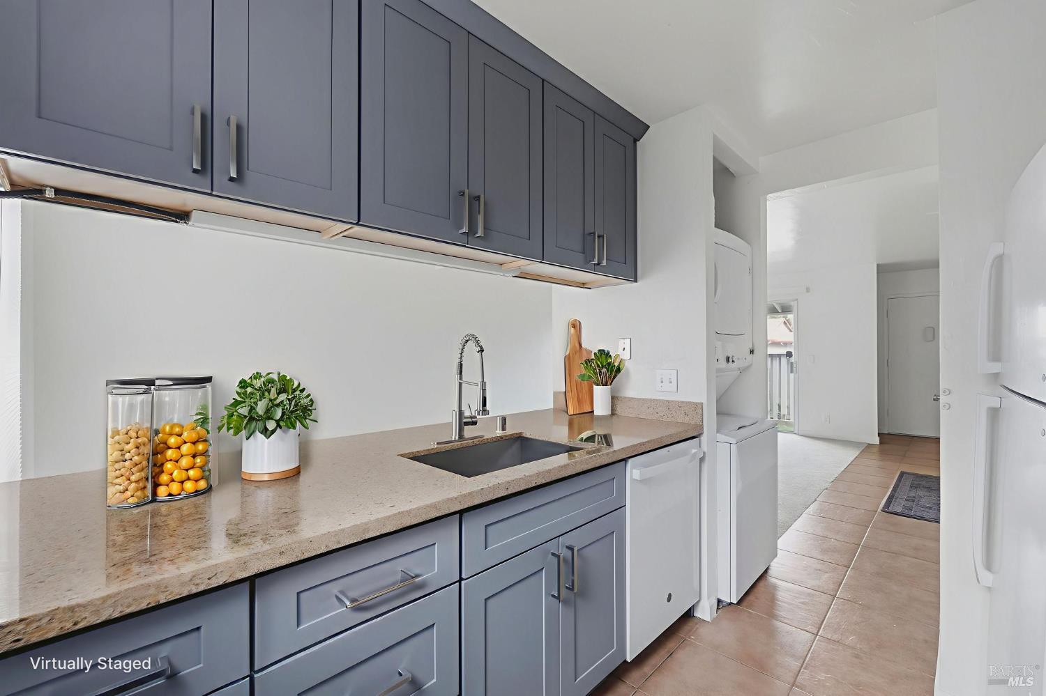 Detail Gallery Image 3 of 34 For 55 Villa Cir, Fairfield,  CA 94533 - 2 Beds | 1/1 Baths