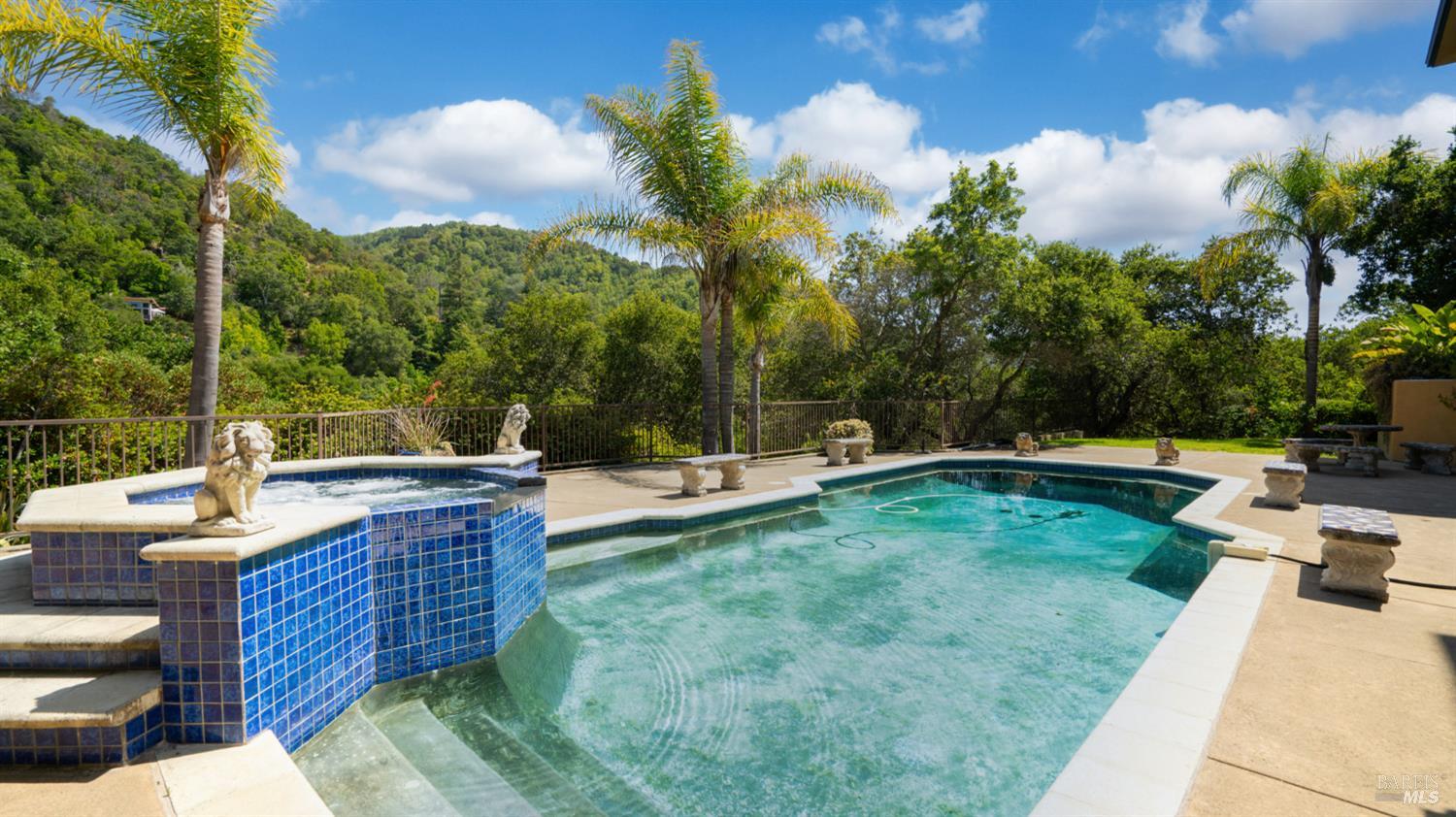 Detail Gallery Image 45 of 74 For 6 Leona Dr, San Rafael,  CA 94903 - 4 Beds | 3/1 Baths