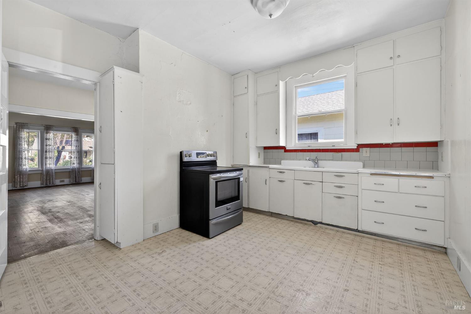 Detail Gallery Image 9 of 32 For 654 Charles St, Santa Rosa,  CA 95404 - 2 Beds | 1 Baths