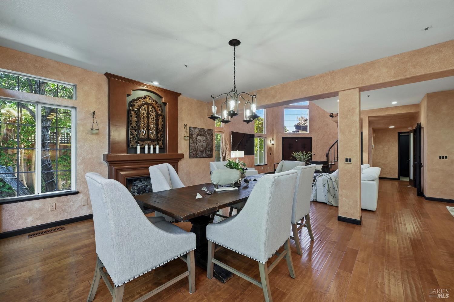 Detail Gallery Image 7 of 53 For 28 S Newport Dr, Napa,  CA 94559 - 5 Beds | 3 Baths