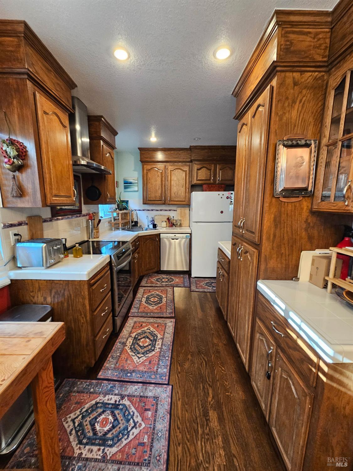 Detail Gallery Image 21 of 36 For 3030 Dohr St, Berkeley,  CA 94702 - 4 Beds | 2 Baths