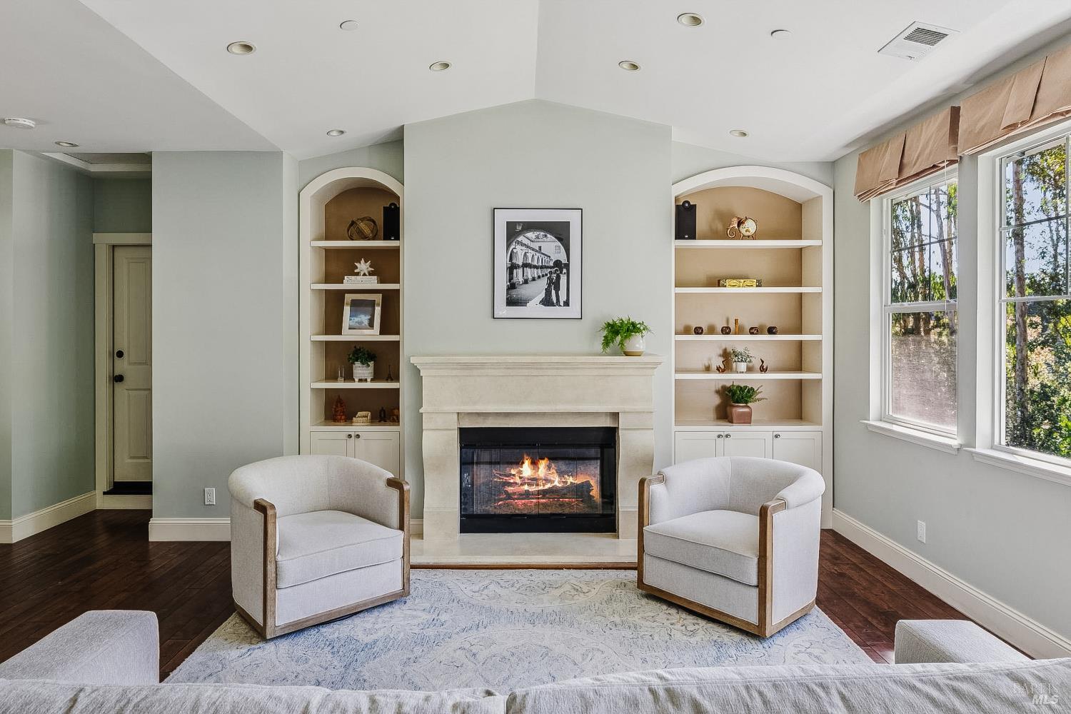 Detail Gallery Image 6 of 58 For 529 Alta Way, Mill Valley,  CA 94941 - 4 Beds | 2/1 Baths