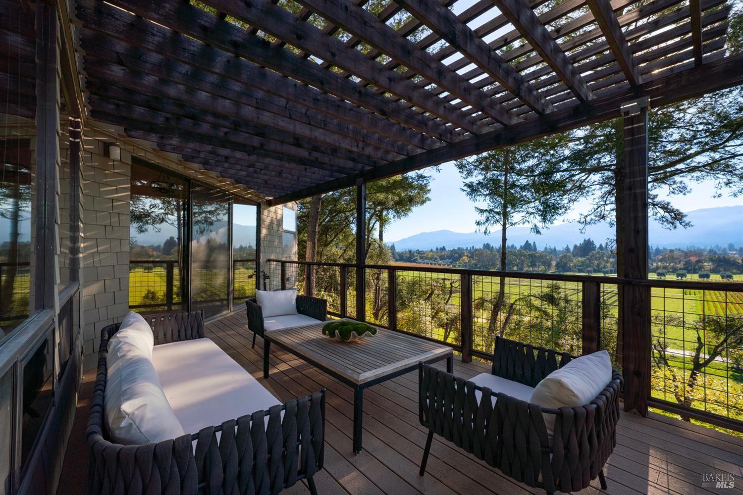 Detail Gallery Image 31 of 39 For 522 Meadowood Ln, Saint Helena,  CA 94574 - 2 Beds | 3 Baths