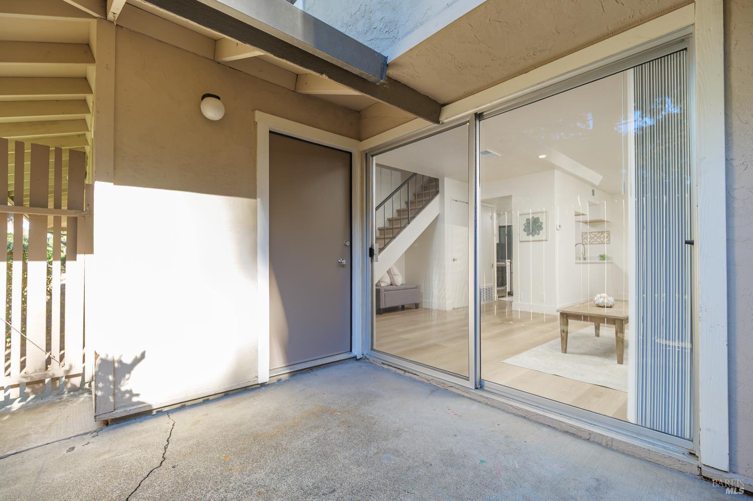 Detail Gallery Image 14 of 28 For 71 Roundtree Blvd, San Rafael,  CA 94903 - 2 Beds | 1/1 Baths