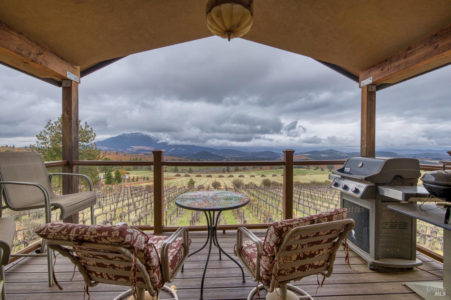 Detail Gallery Image 11 of 87 For 8664 Seigler Springs North Rd, Kelseyville,  CA 95451 - 5 Beds | 5/2 Baths