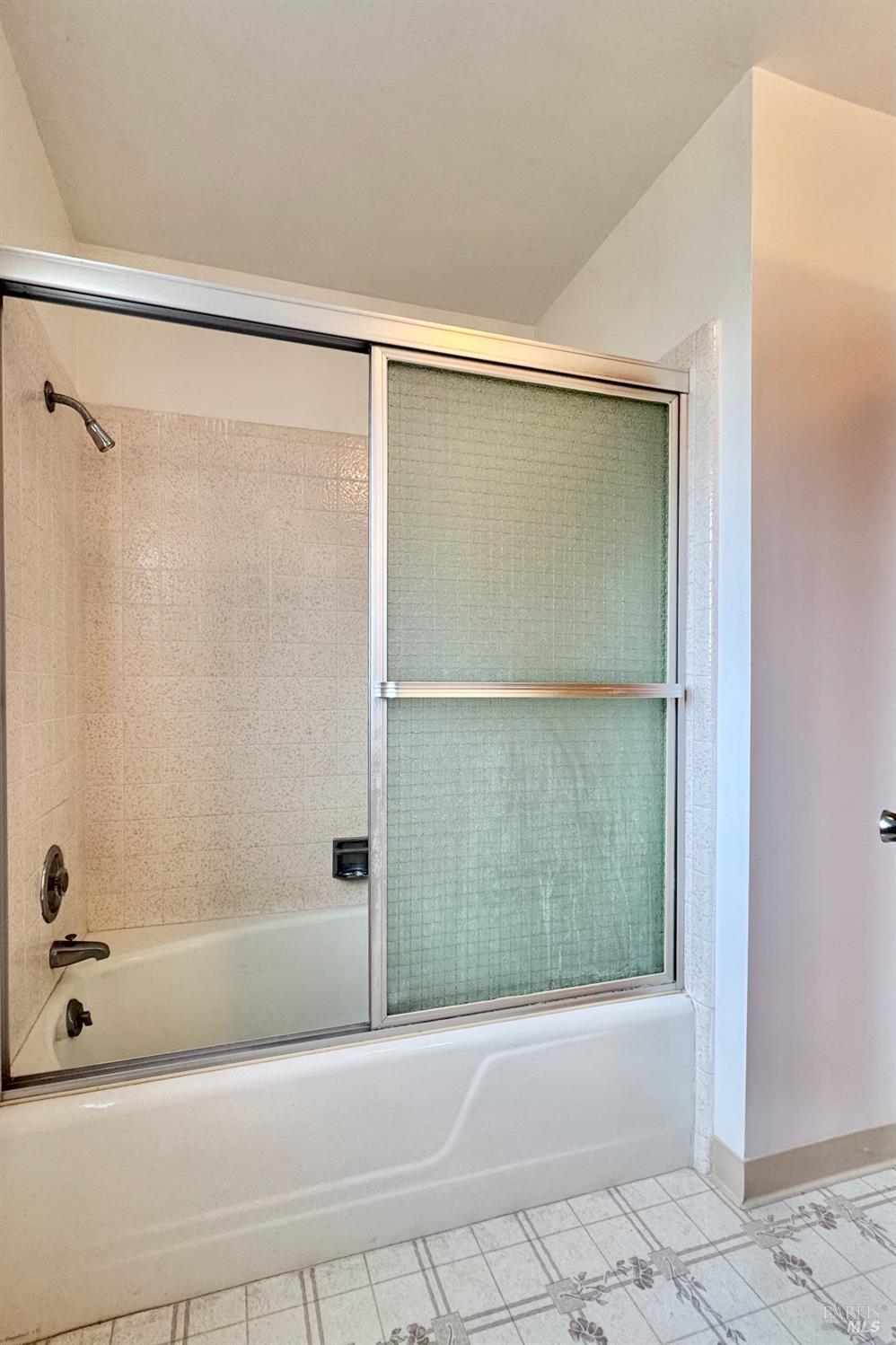 Detail Gallery Image 20 of 31 For 2760 Clifford St, Napa,  CA 94558 - 3 Beds | 2 Baths