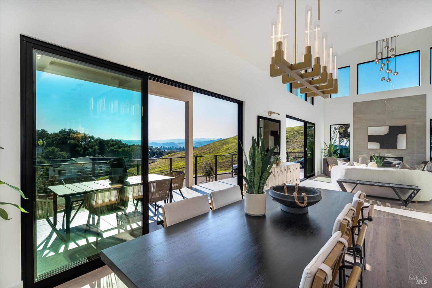 Detail Gallery Image 29 of 99 For 1580 Clear Ridge Dr, Healdsburg,  CA 95448 - 4 Beds | 4/1 Baths