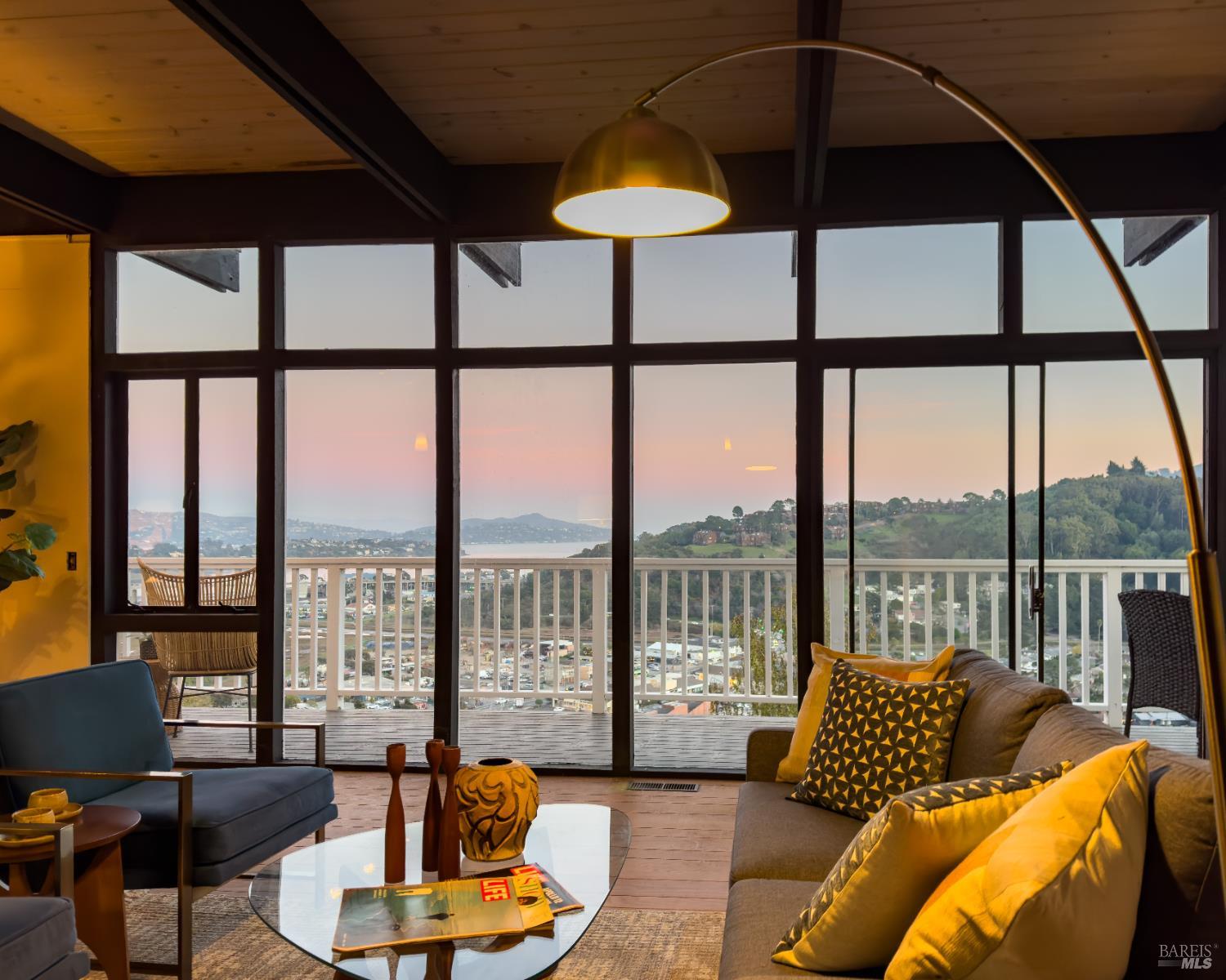 Detail Gallery Image 16 of 51 For 213 Cleveland Ct, Mill Valley,  CA 94941 - 2 Beds | 2 Baths