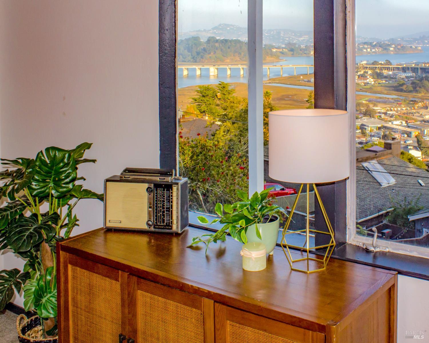 Detail Gallery Image 42 of 51 For 213 Cleveland Ct, Mill Valley,  CA 94941 - 2 Beds | 2 Baths