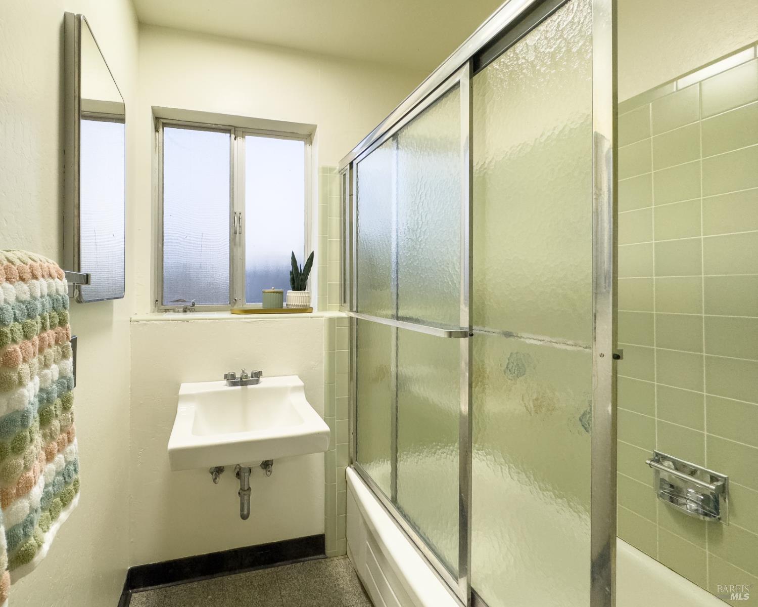 Detail Gallery Image 45 of 51 For 213 Cleveland Ct, Mill Valley,  CA 94941 - 2 Beds | 2 Baths