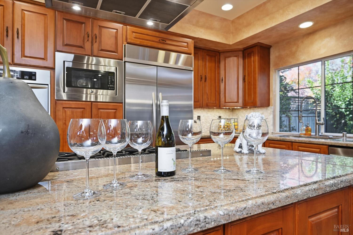 Detail Gallery Image 15 of 53 For 28 S Newport Dr, Napa,  CA 94559 - 5 Beds | 3 Baths