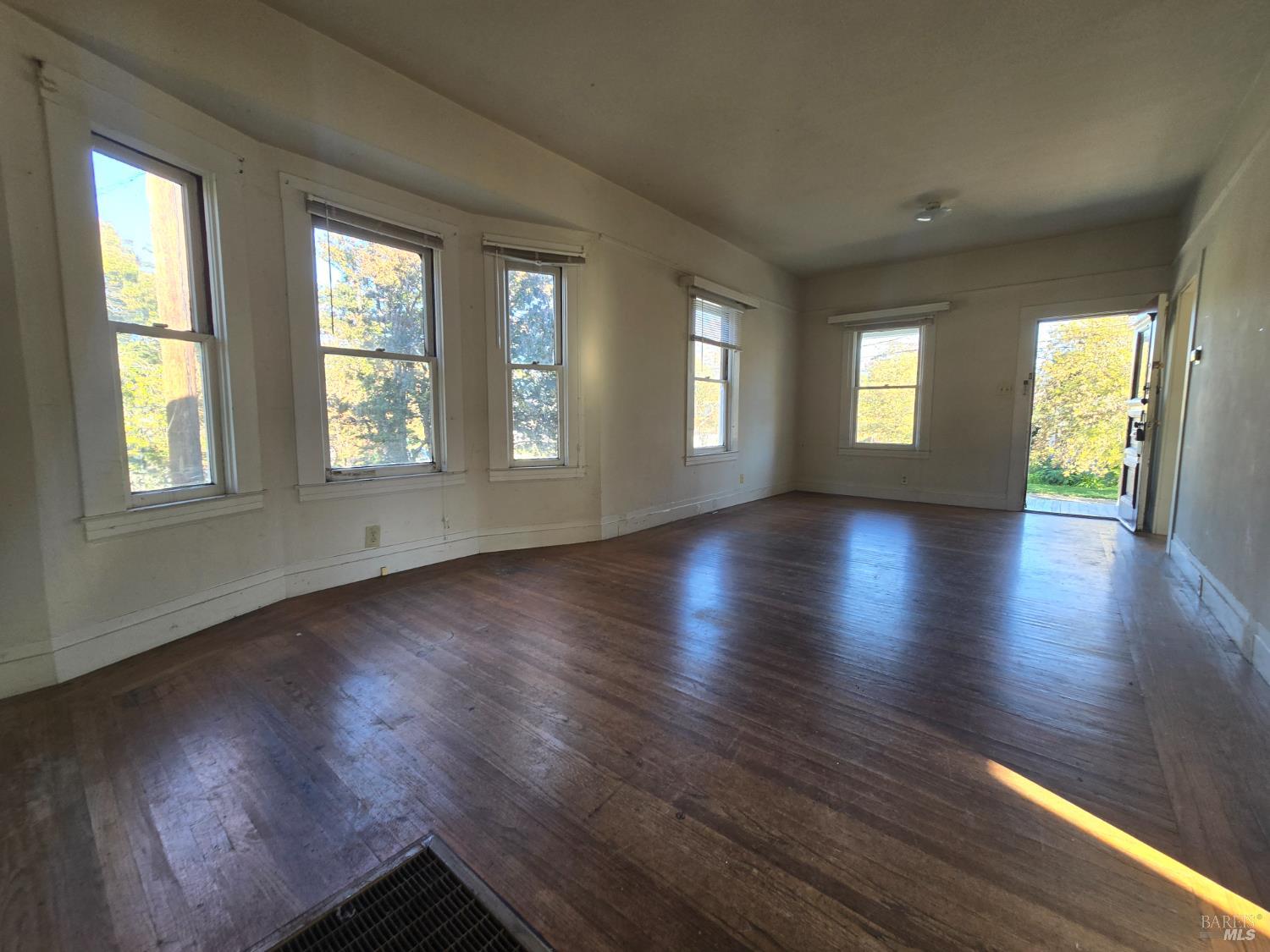 Detail Gallery Image 9 of 24 For 597 Seymour St, Napa,  CA 94559 - 3 Beds | 1 Baths