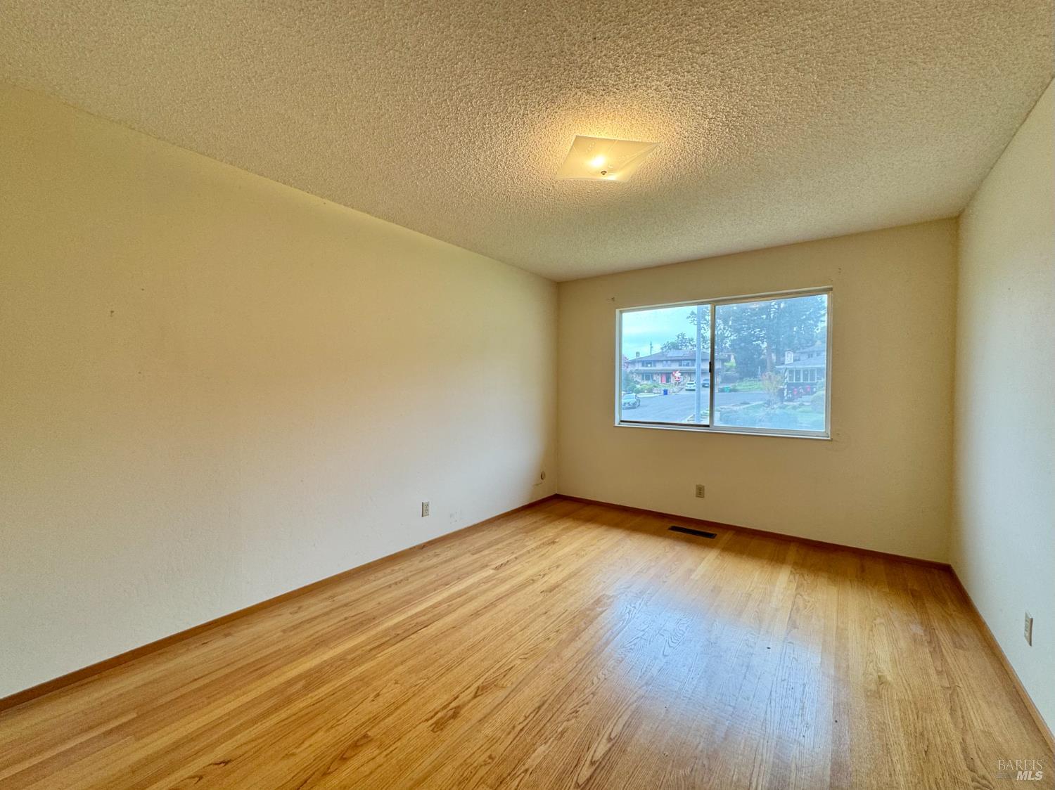 Detail Gallery Image 16 of 31 For 2760 Clifford St, Napa,  CA 94558 - 3 Beds | 2 Baths