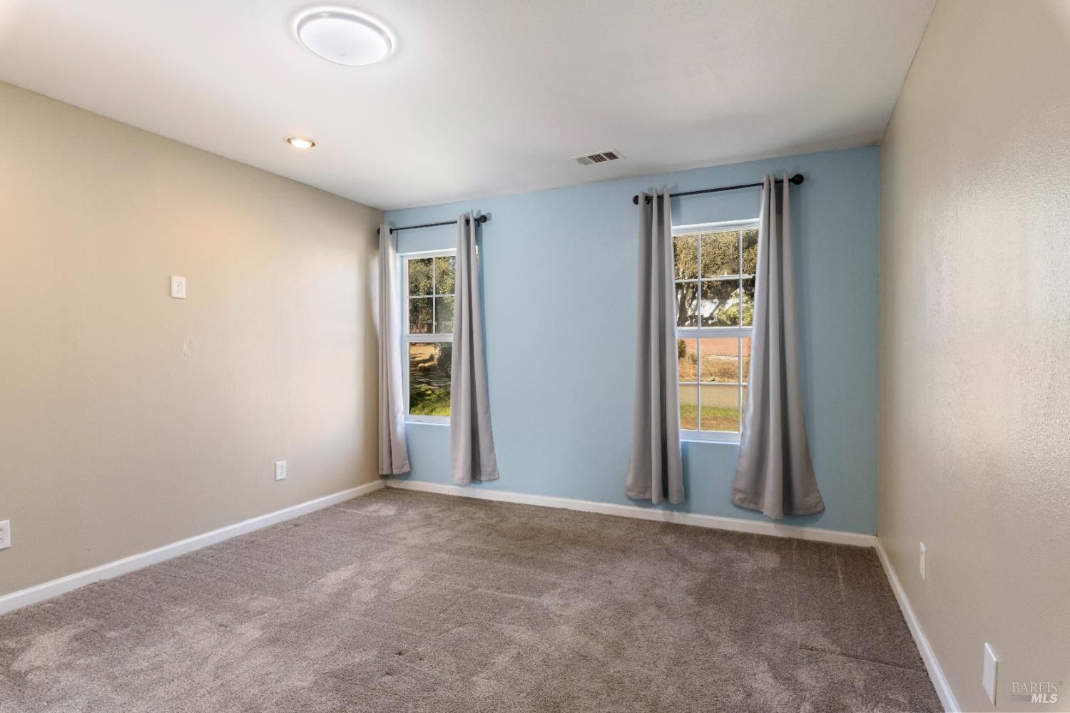 Detail Gallery Image 16 of 37 For 16055 29th Ave, Clearlake,  CA 95422 - 3 Beds | 2/1 Baths