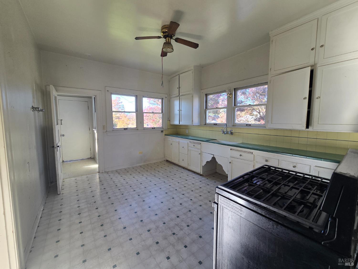 Detail Gallery Image 12 of 24 For 597 Seymour St, Napa,  CA 94559 - 3 Beds | 1 Baths