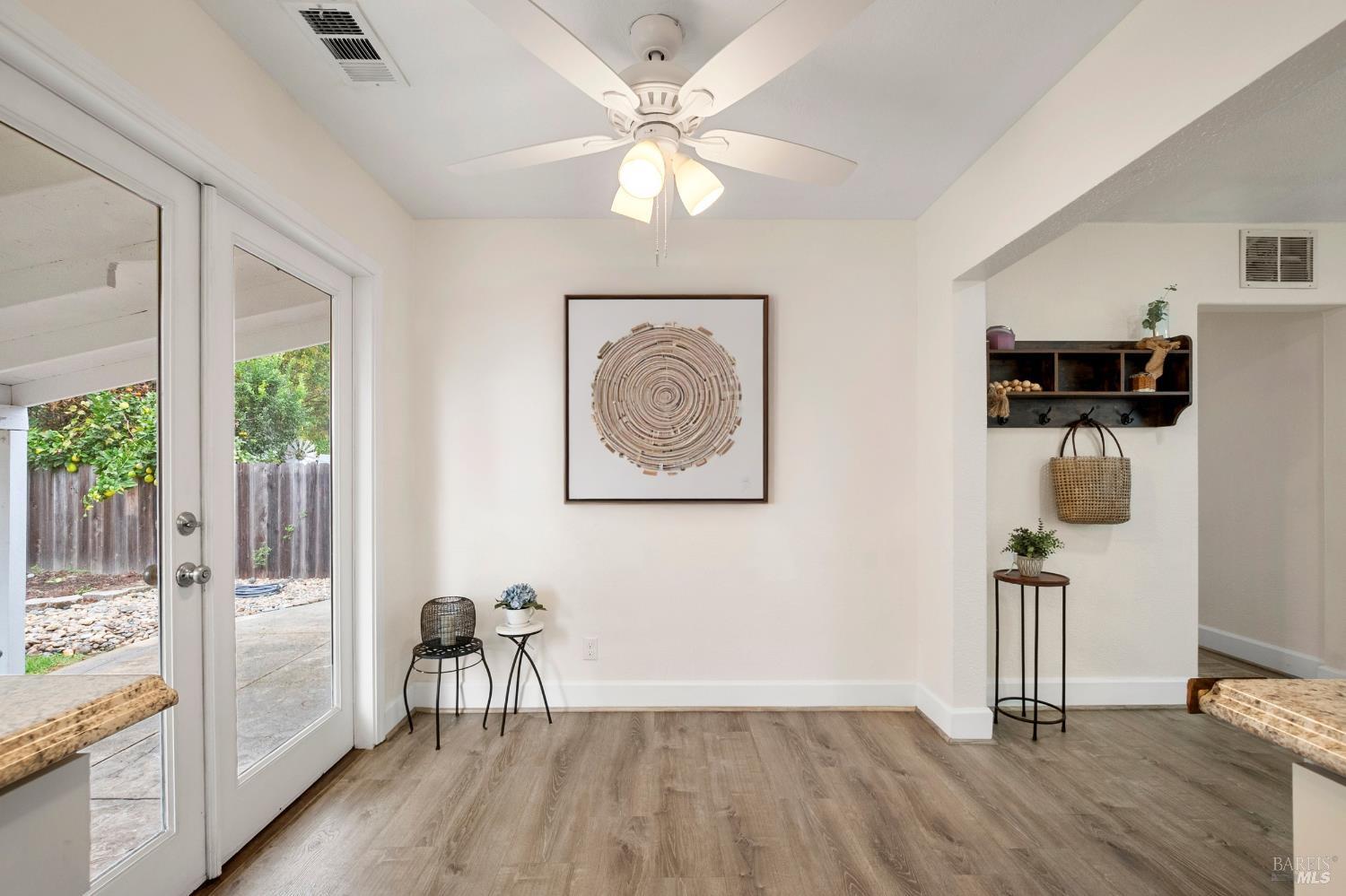 Detail Gallery Image 11 of 28 For 2561 Pacific St, Napa,  CA 94558 - 2 Beds | 1 Baths