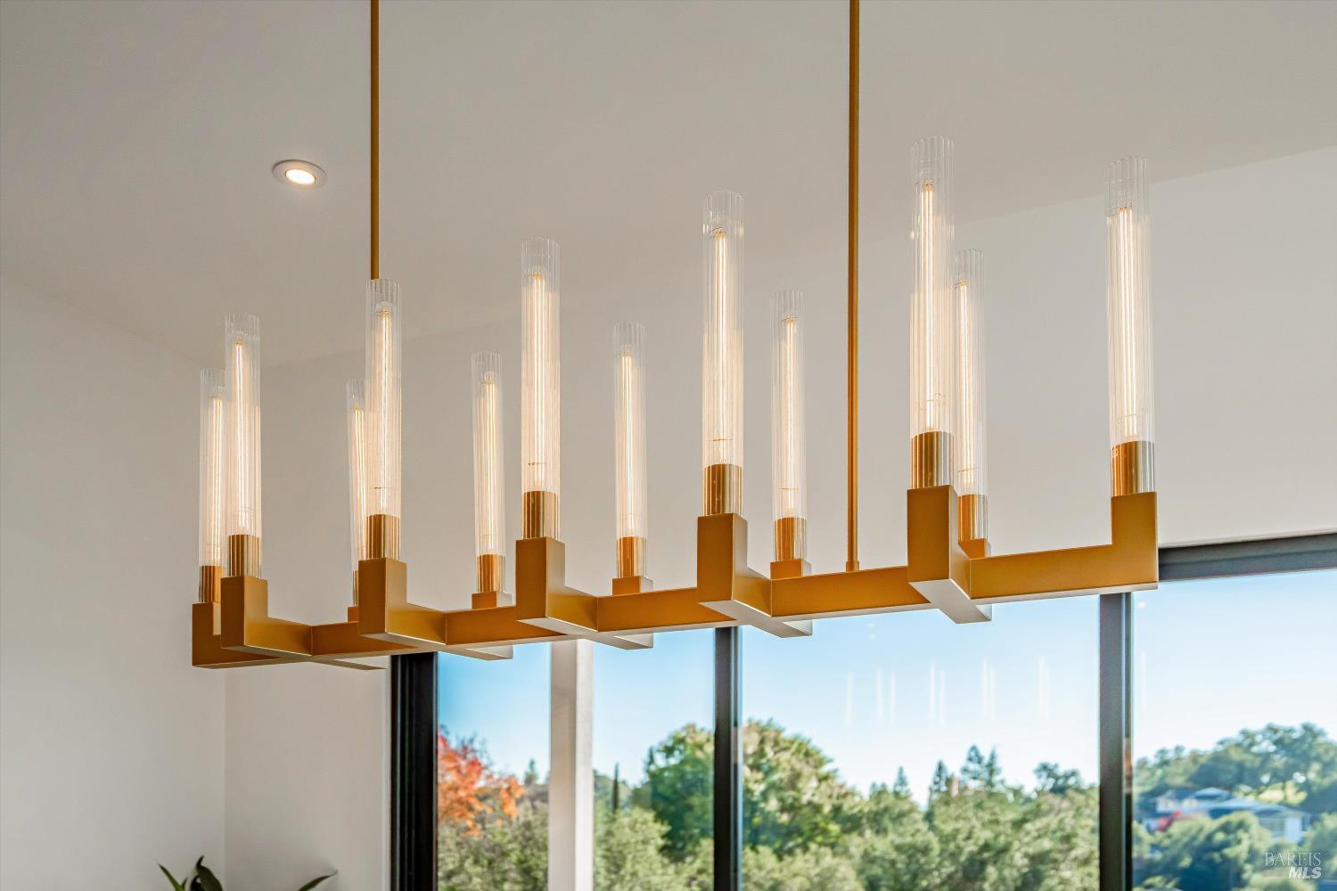 Detail Gallery Image 27 of 99 For 1580 Clear Ridge Dr, Healdsburg,  CA 95448 - 4 Beds | 4/1 Baths