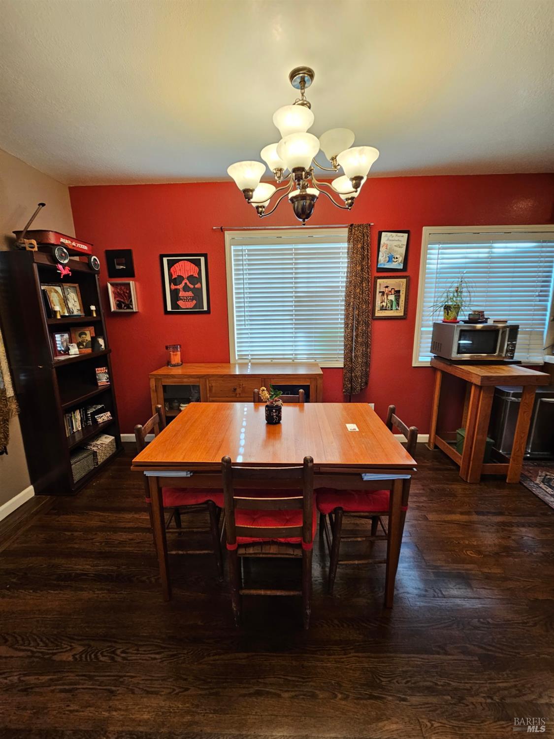 Detail Gallery Image 28 of 36 For 3030 Dohr St, Berkeley,  CA 94702 - 4 Beds | 2 Baths