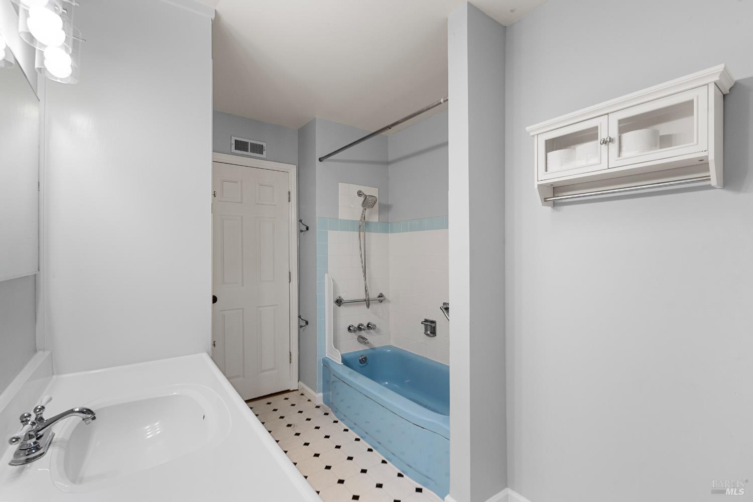 Detail Gallery Image 39 of 58 For 700 Tamarack Dr, San Rafael,  CA 94903 - 3 Beds | 2 Baths