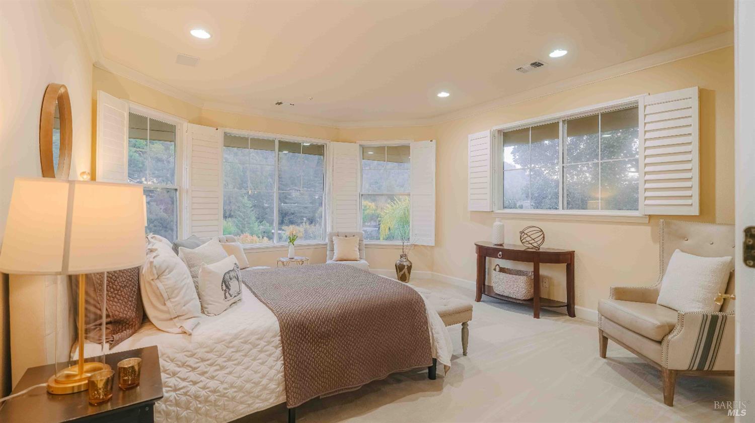 Detail Gallery Image 13 of 74 For 6 Leona Dr, San Rafael,  CA 94903 - 4 Beds | 3/1 Baths