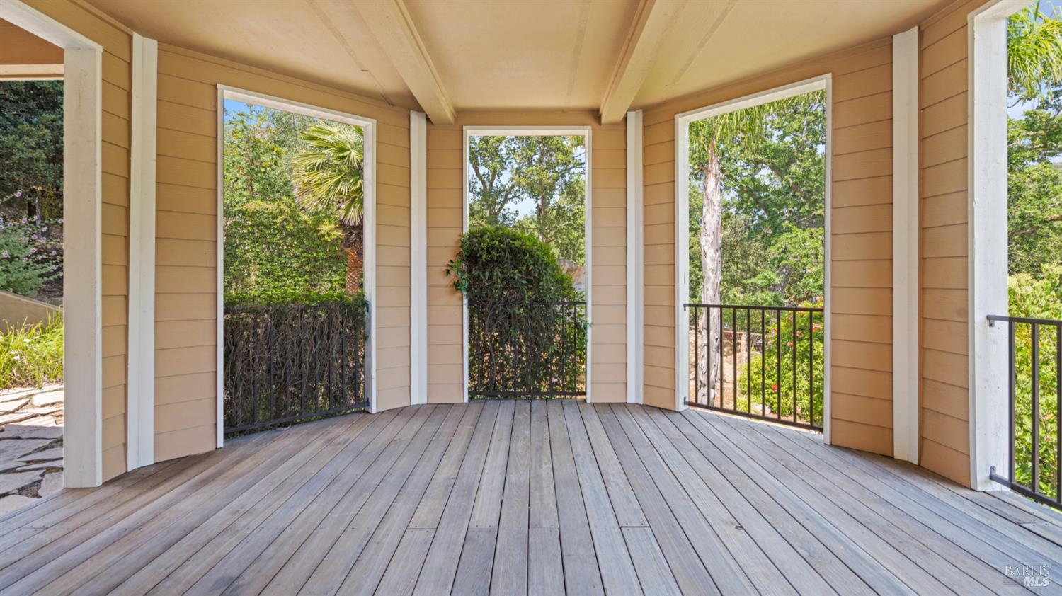 Detail Gallery Image 37 of 74 For 6 Leona Dr, San Rafael,  CA 94903 - 4 Beds | 3/1 Baths