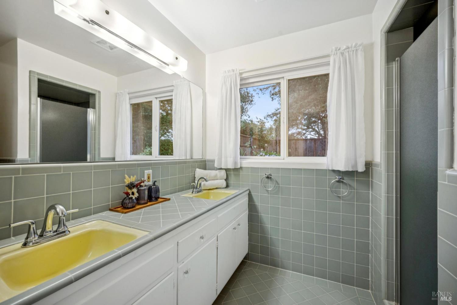 Detail Gallery Image 25 of 42 For 295 Stuyvesant Dr, San Anselmo,  CA 94960 - 4 Beds | 2/1 Baths