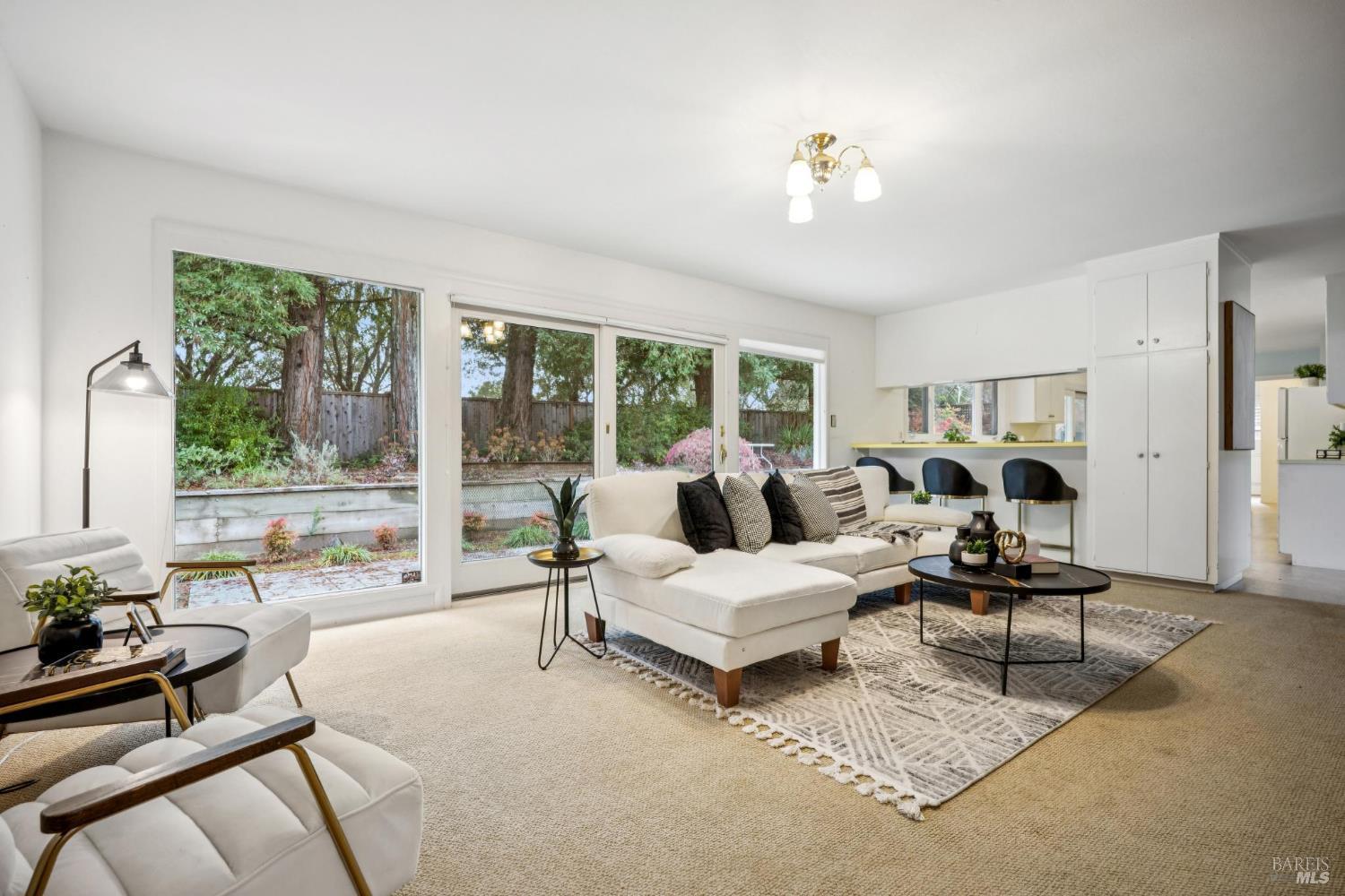 Detail Gallery Image 11 of 42 For 295 Stuyvesant Dr, San Anselmo,  CA 94960 - 4 Beds | 2/1 Baths