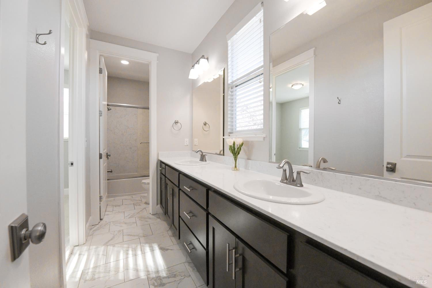 Detail Gallery Image 24 of 33 For 4048 Browns Valley Rd, Napa,  CA 94558 - 4 Beds | 3 Baths