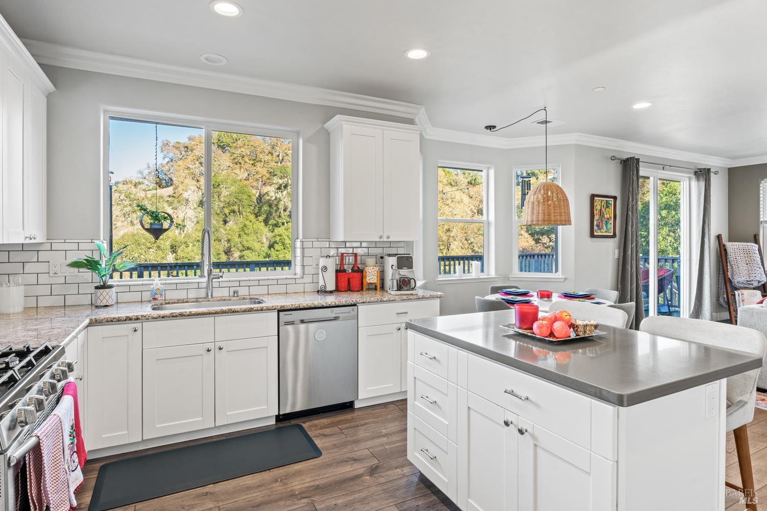 Detail Gallery Image 4 of 41 For 531 Tehuacan Rd, Ukiah,  CA 95482 - 4 Beds | 3 Baths