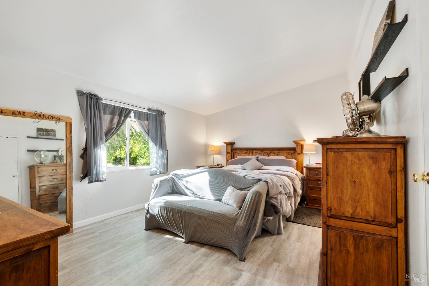 Detail Gallery Image 15 of 29 For 225 Magnolia Ave, Santa Rosa,  CA 95407 - 3 Beds | 2 Baths