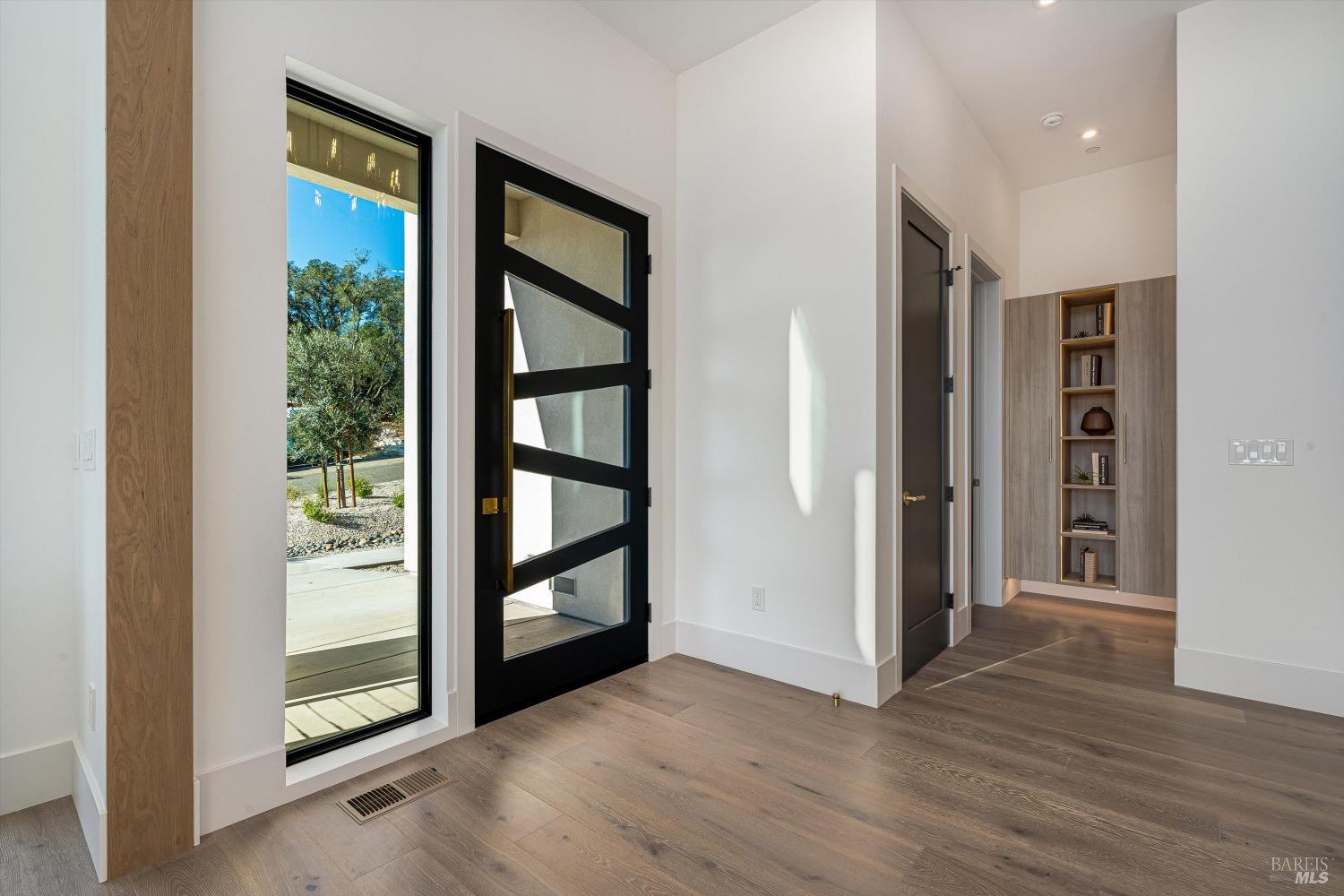 Detail Gallery Image 13 of 99 For 1580 Clear Ridge Dr, Healdsburg,  CA 95448 - 4 Beds | 4/1 Baths