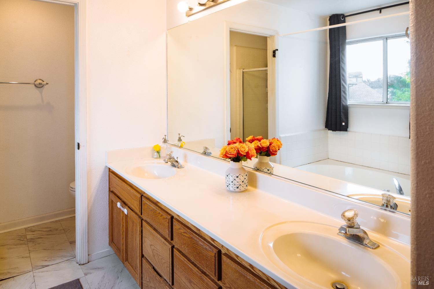 Detail Gallery Image 35 of 53 For 236 Belfiore Ln, Windsor,  CA 95492 - 4 Beds | 3 Baths