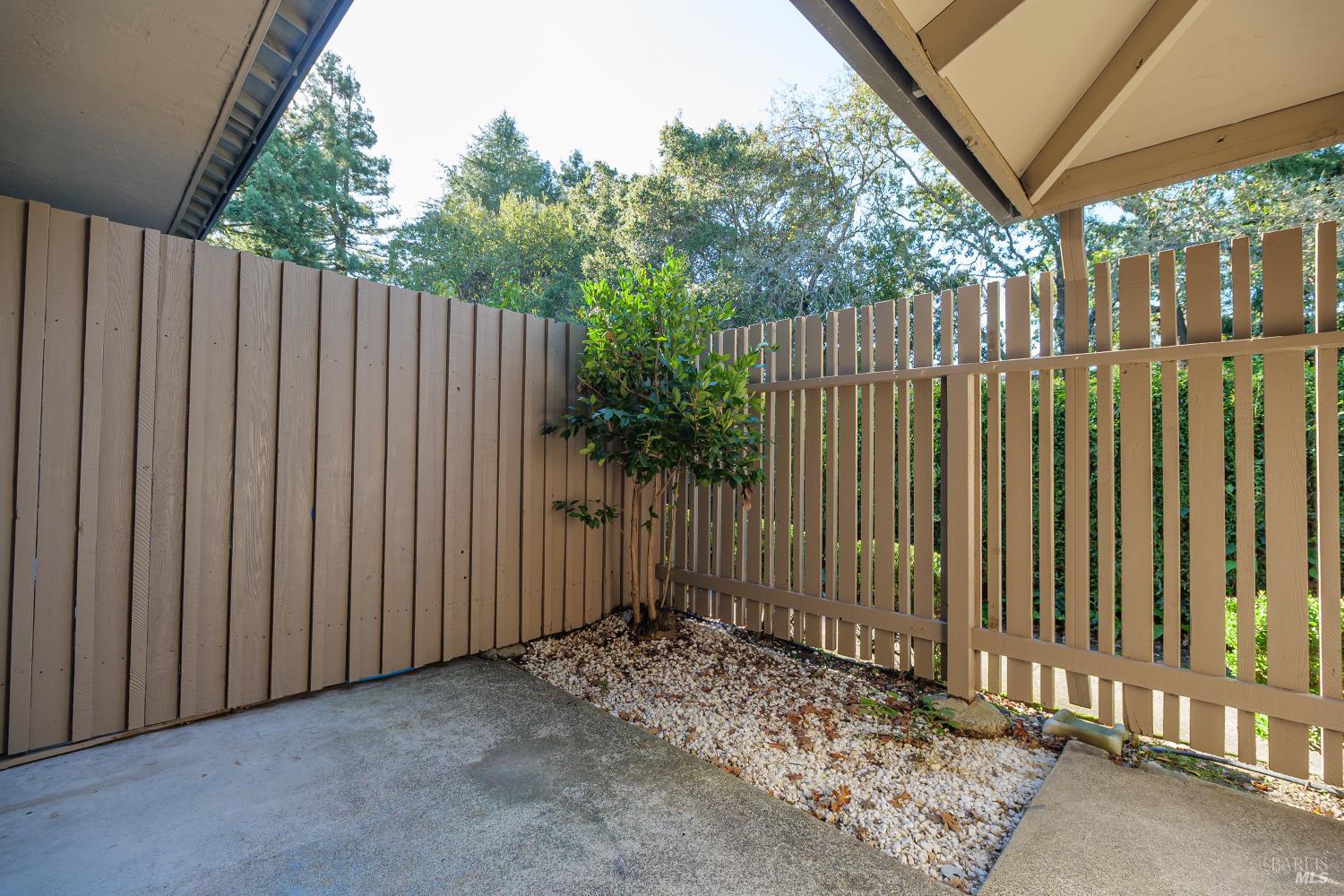 Detail Gallery Image 13 of 28 For 71 Roundtree Blvd, San Rafael,  CA 94903 - 2 Beds | 1/1 Baths