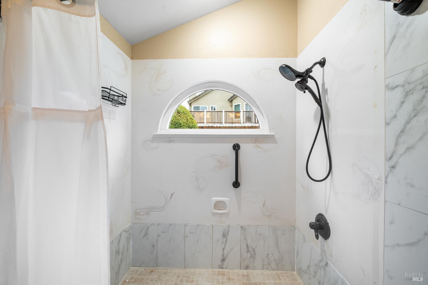 Detail Gallery Image 32 of 41 For 462 Eagle Ln, Vacaville,  CA 95687 - 3 Beds | 2 Baths