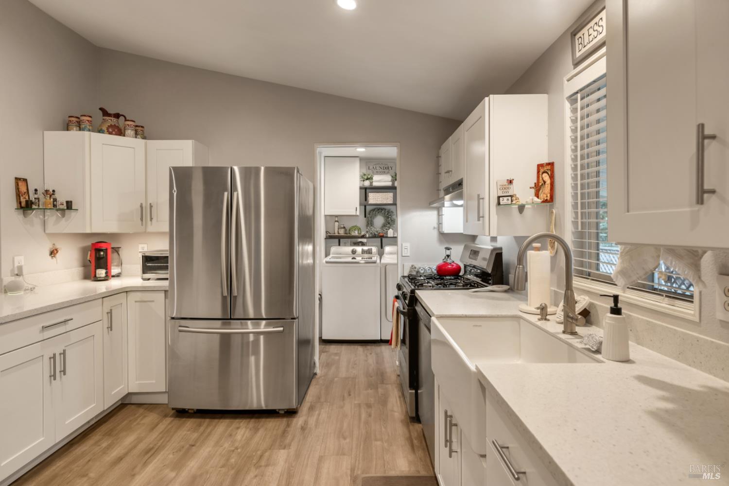 Detail Gallery Image 9 of 32 For 90 Vista Cir, Sonoma,  CA 95476 - 3 Beds | 2 Baths