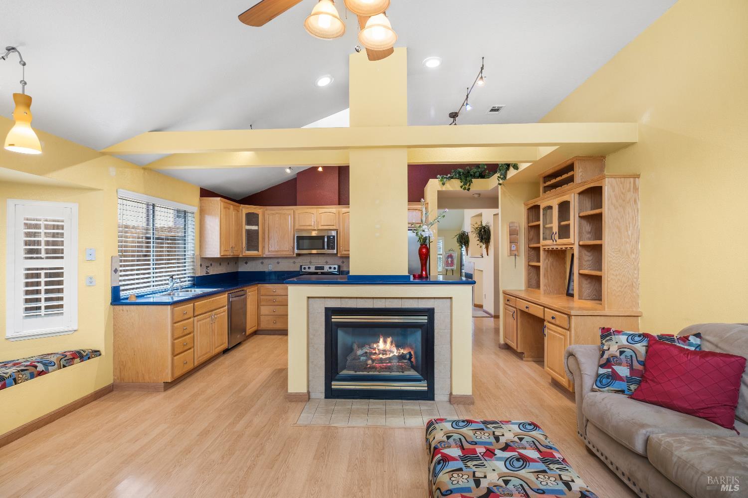 Detail Gallery Image 24 of 41 For 462 Eagle Ln, Vacaville,  CA 95687 - 3 Beds | 2 Baths