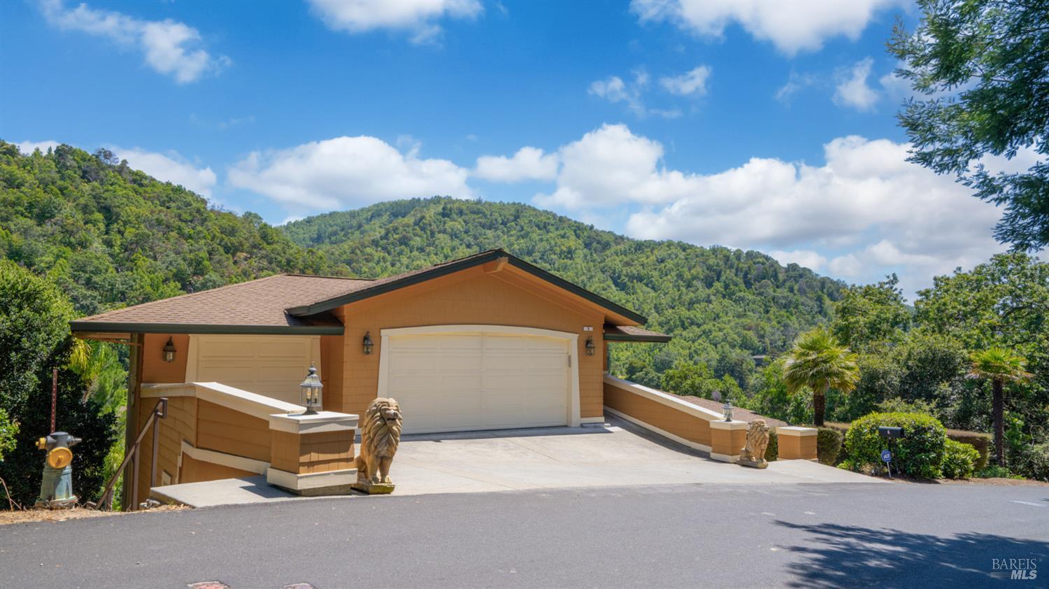 Detail Gallery Image 3 of 74 For 6 Leona Dr, San Rafael,  CA 94903 - 4 Beds | 3/1 Baths