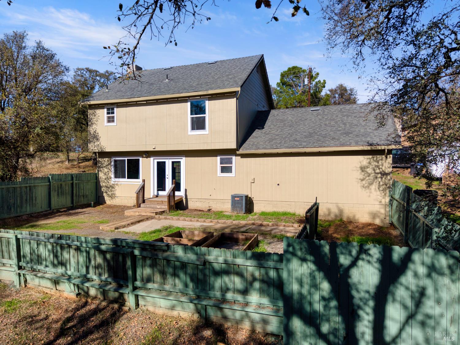 Detail Gallery Image 5 of 37 For 16055 29th Ave, Clearlake,  CA 95422 - 3 Beds | 2/1 Baths