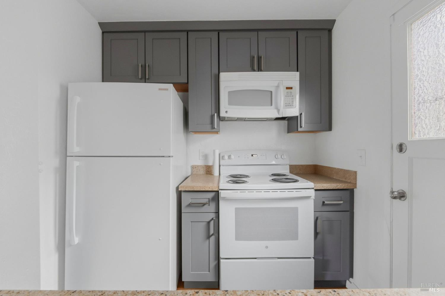 Detail Gallery Image 10 of 34 For 55 Villa Cir, Fairfield,  CA 94533 - 2 Beds | 1/1 Baths