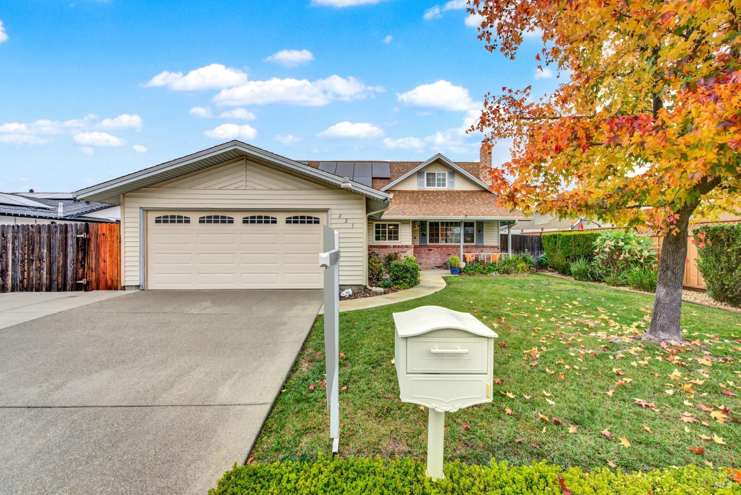 Detail Gallery Image 10 of 78 For 221 Livingston Ave, Vacaville,  CA 95687 - 3 Beds | 2 Baths