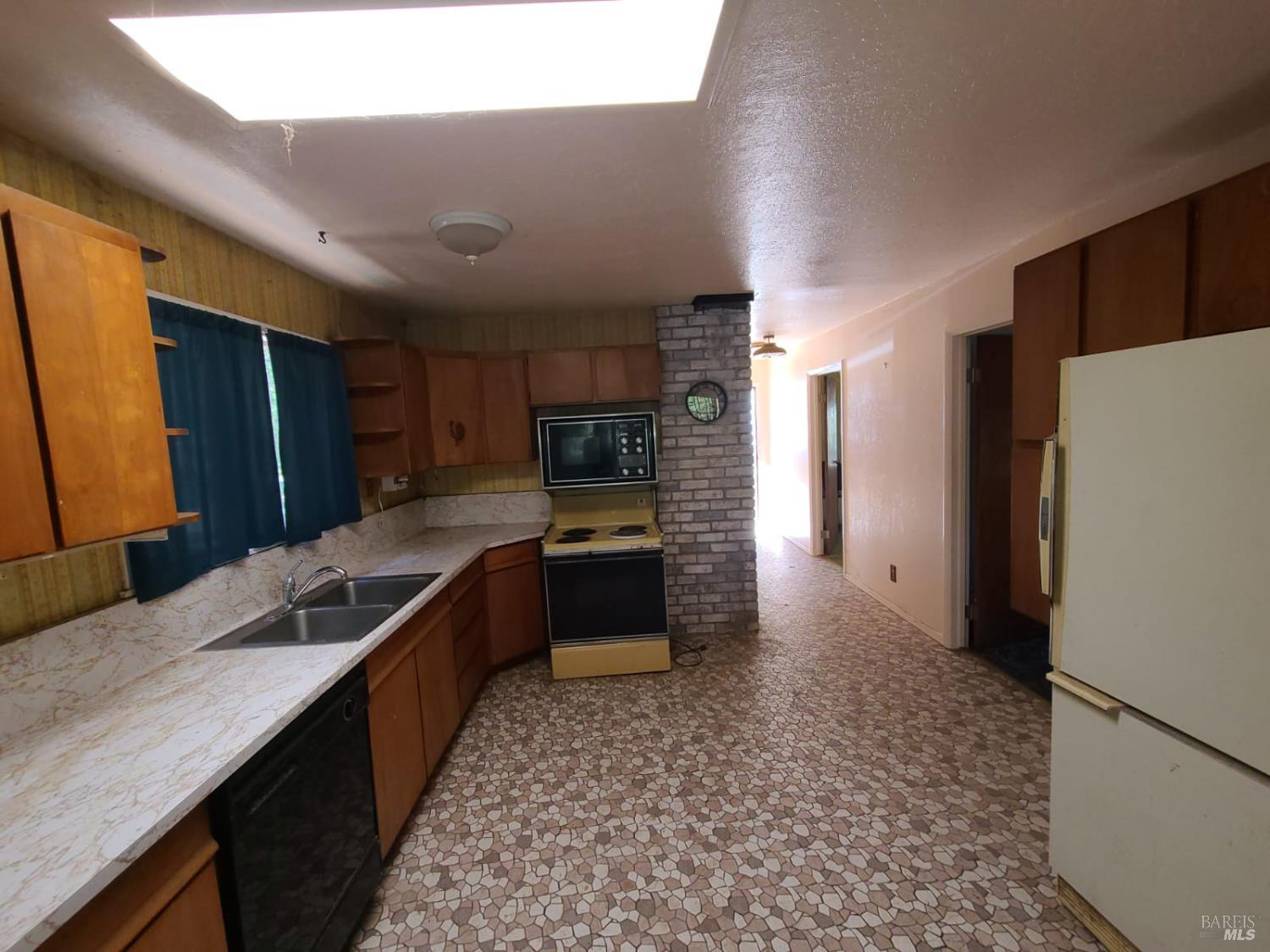 Detail Gallery Image 11 of 27 For 3620 Eel River Ranch Rd, Covelo,  CA 95428 - 2 Beds | 1 Baths