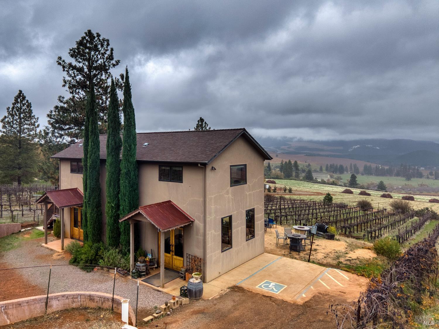 Detail Gallery Image 13 of 87 For 8664 Seigler Springs North Rd, Kelseyville,  CA 95451 - 5 Beds | 5/2 Baths